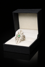 ANILLO COLA DE PATO CON ESMERLADA COLOMBIANA